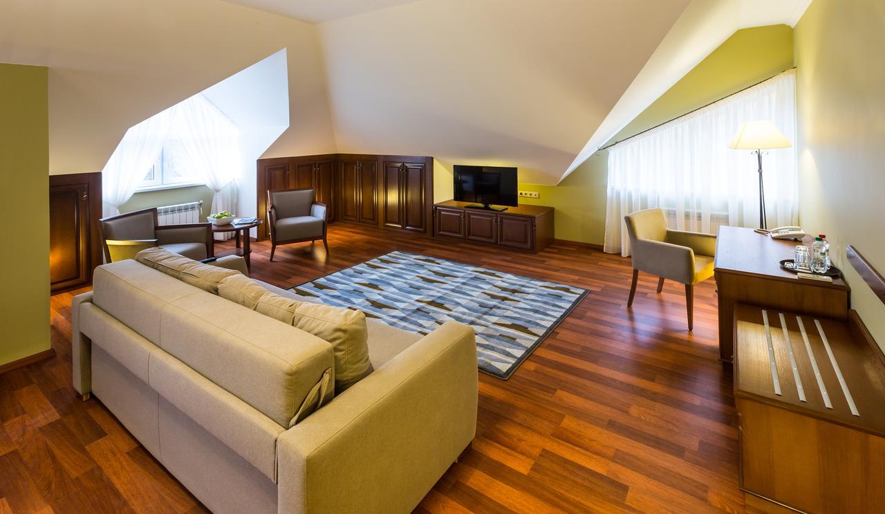 Apartament Hotel by Derenivska Kupil Nizjnij Solotvyno Eksteriør bilde