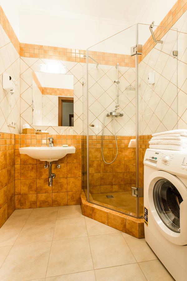 Apartament Hotel by Derenivska Kupil Nizjnij Solotvyno Eksteriør bilde