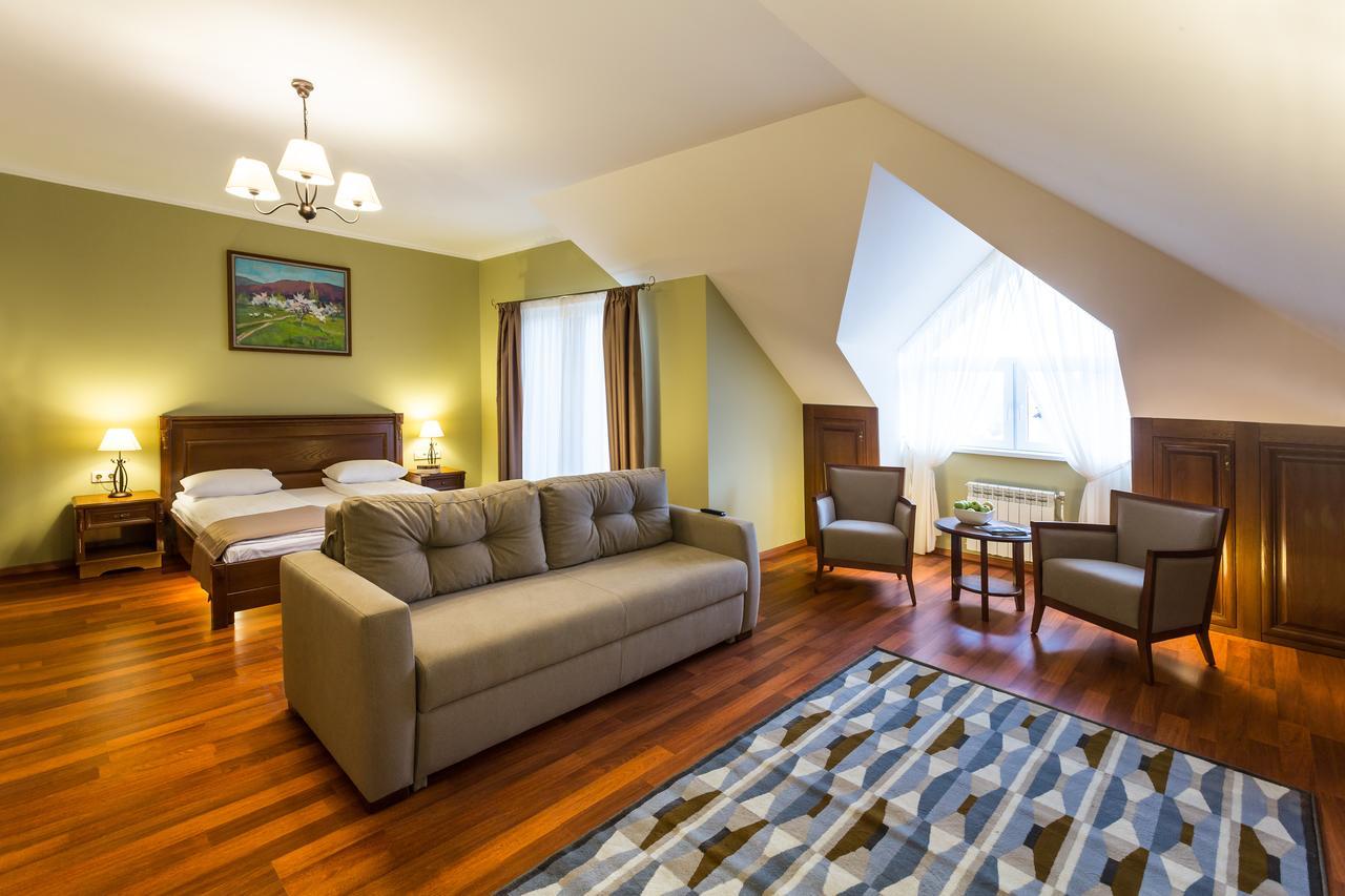 Apartament Hotel by Derenivska Kupil Nizjnij Solotvyno Rom bilde